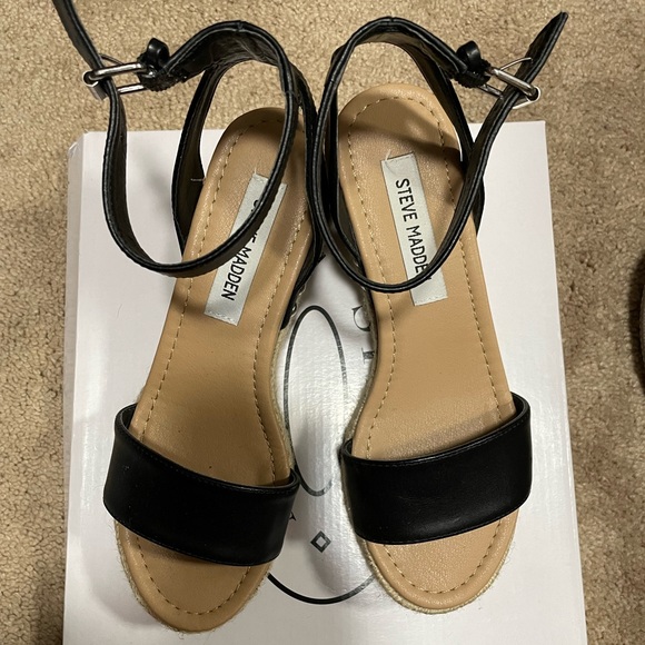 Wedge sandals - Picture 2 of 2